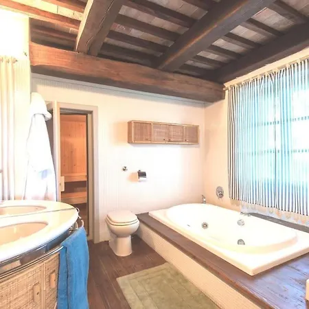 Renaissance: In Maremma, Vicina Al Mare Pescia Fiorentina