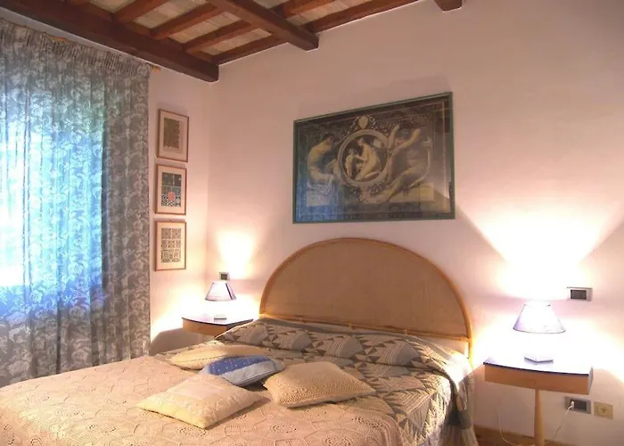 Renaissance: In Maremma, Vicina Al Mare